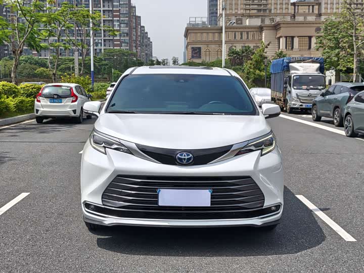صورة 2 - Toyota Sienna