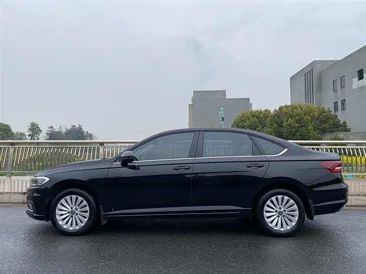 Фото 2 - Volkswagen Lavida