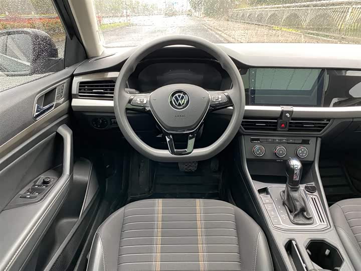 Фото 8 - Volkswagen Lavida