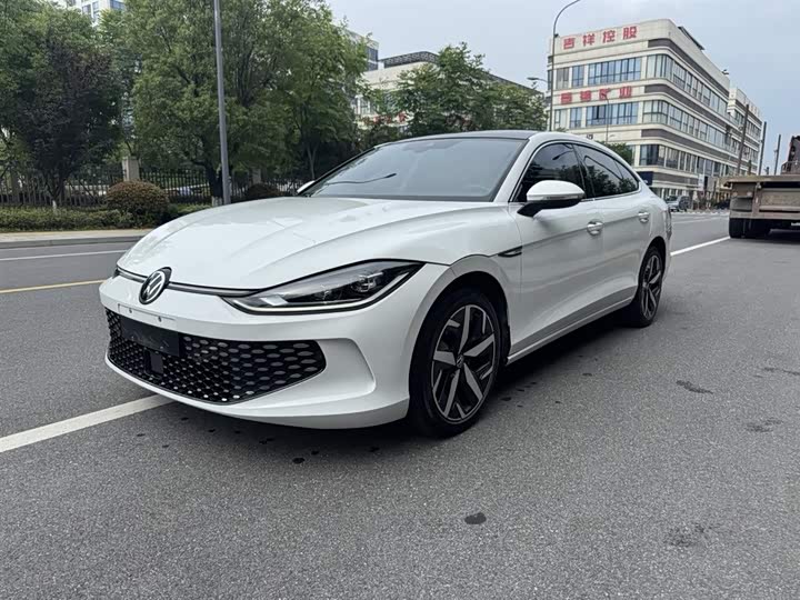 Фото 2 - Volkswagen Lamando L
