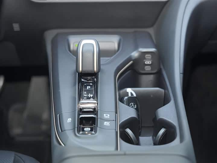 Toyota Crown SportCross 2023 2023款 2.5L SportCross HEV两驱尊贵版