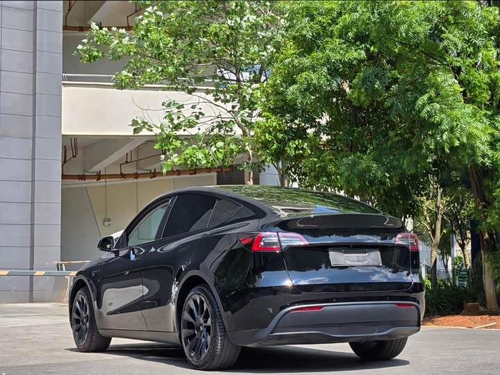 Zdjęcie 7 - Tesla Model Y