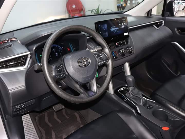 Фото 9 - Toyota Corolla Cross