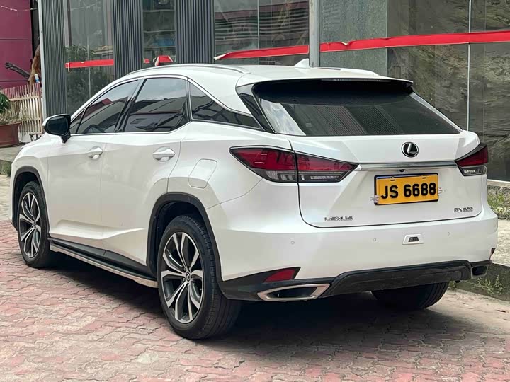 Фото 9 - Lexus RX