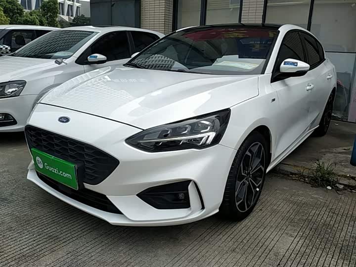 Ford Focus 2021 2021款 三厢 EcoBoost 180 自动ST Line