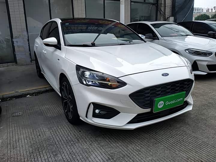 Ford Focus 2021 2021款 三厢 EcoBoost 180 自动ST Line