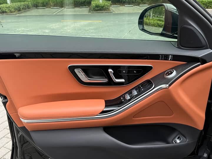 Фото 9 - Mercedes-Benz S-Class