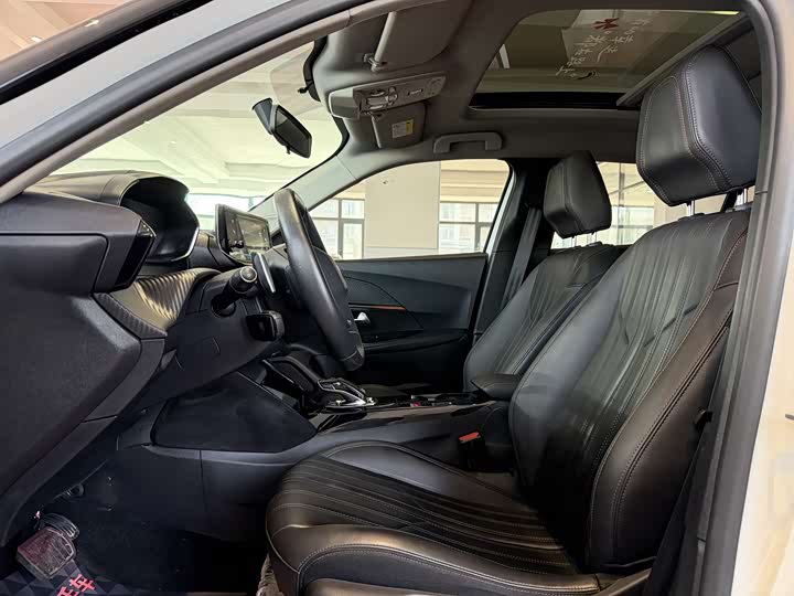 صورة 7 - Peugeot 2008