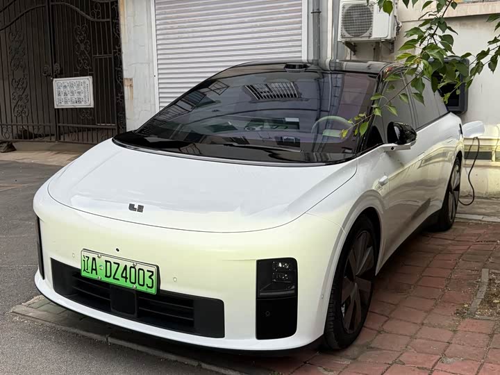 Photo 1 - LiXiang i6