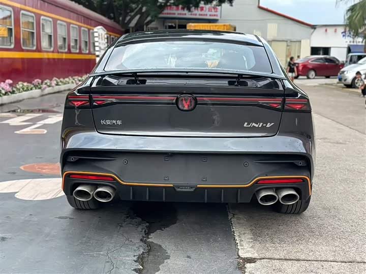 Changan UNI-V 2025 2025款 第三代 1.5T 500Bar尊贵型