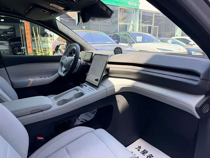 Фото 7 - Nio ES6