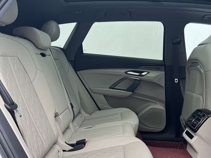 Audi Q5L 2026 2026款 2.0T 千万用户专享版