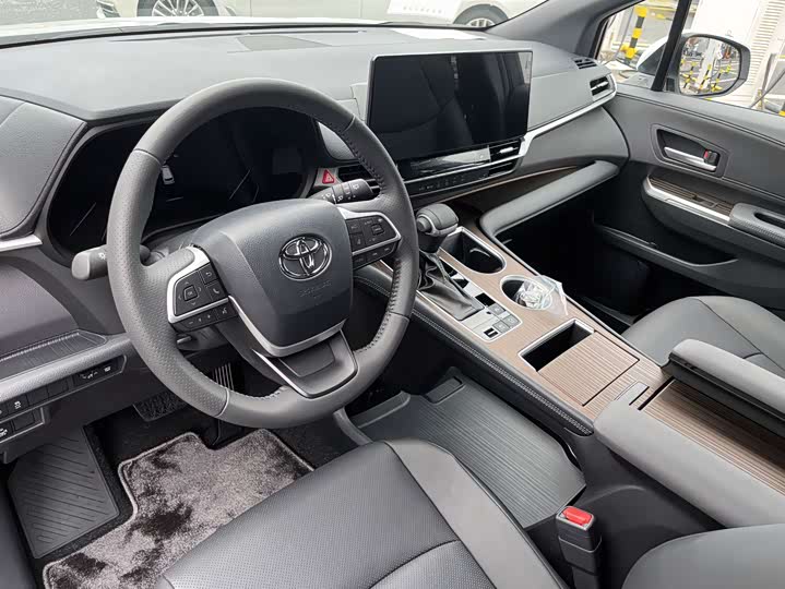 Toyota Sienna 2026 2026款 2.5L 双擎两驱豪华版