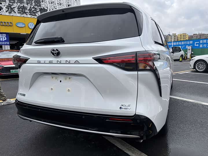 Toyota Sienna 2026 2026款 2.5L 双擎两驱豪华版