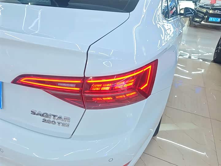 Фото 8 - Volkswagen Sagitar L