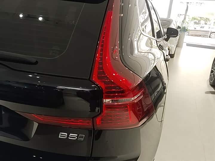 Photo 8 - Volvo XC60