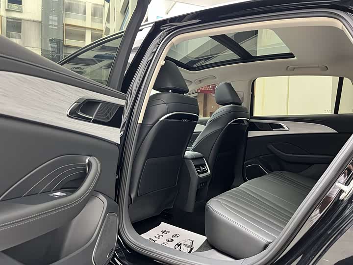 Zdjęcie 5 - Hongqi H5