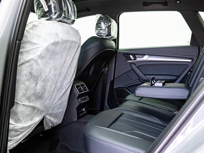 Audi Q5L 2026 2026款 45周年典藏版 45 TFSI 豪华动感型