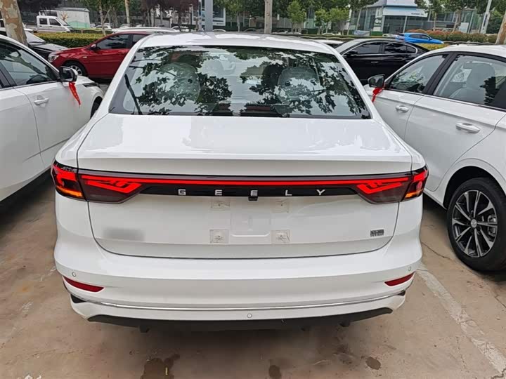 Geely Emgrand 2026 2026款 400万纪念款 1.5L CVT飞越型
