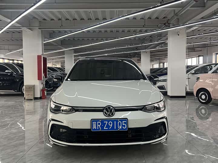 Фото 2 - Volkswagen Golf