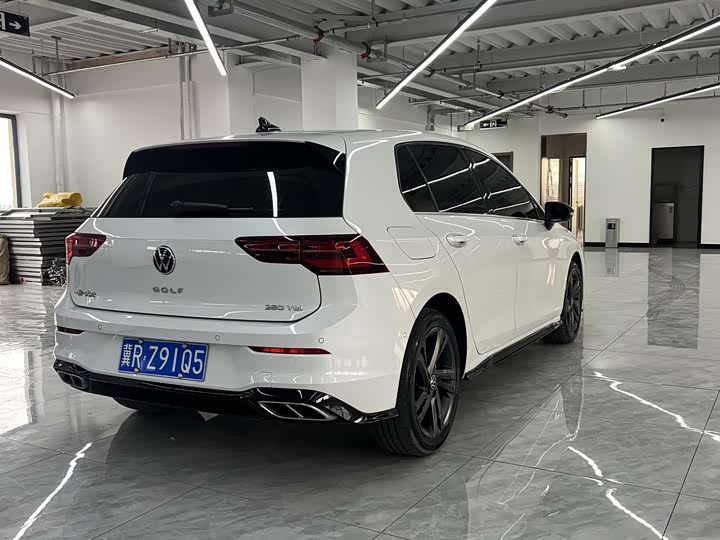 Фото 5 - Volkswagen Golf
