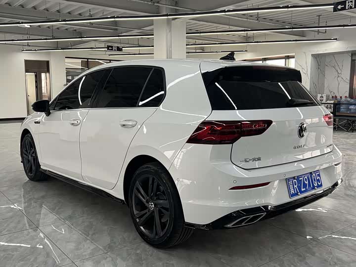 Фото 6 - Volkswagen Golf