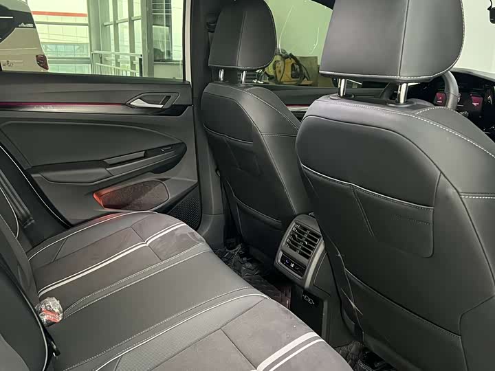 Фото 9 - Volkswagen Golf