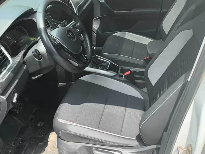 Фото 2 - Volkswagen T-Roc
