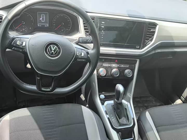 Фото 5 - Volkswagen T-Roc