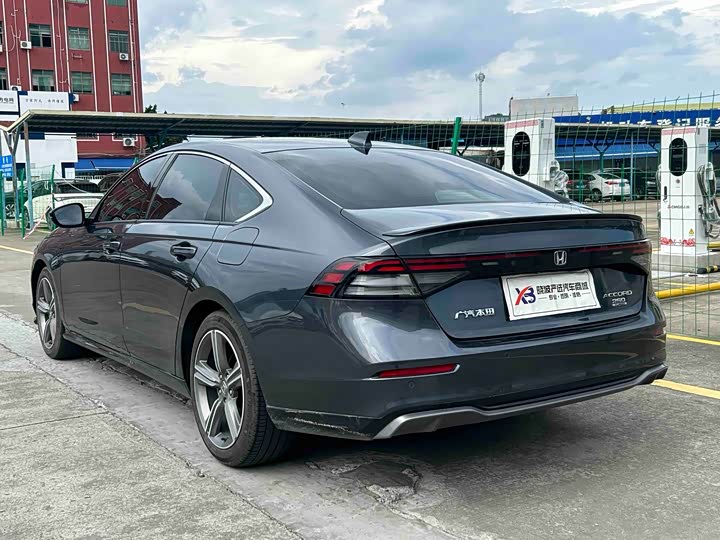 Zdjęcie 7 - Honda Accord
