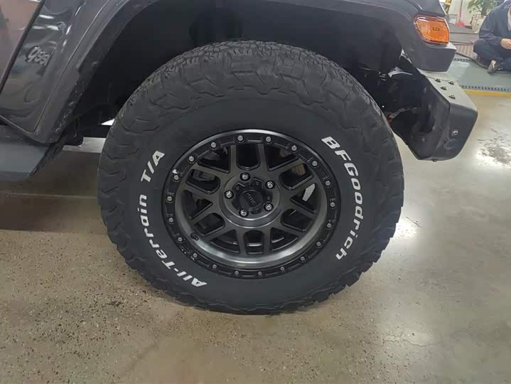Photo 6 - Jeep Wrangler Hybrid