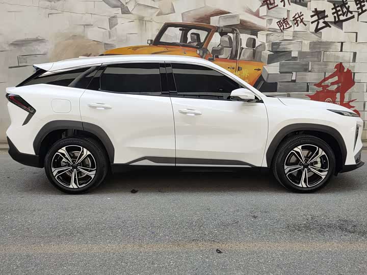 2025 Geely Galaxy L7