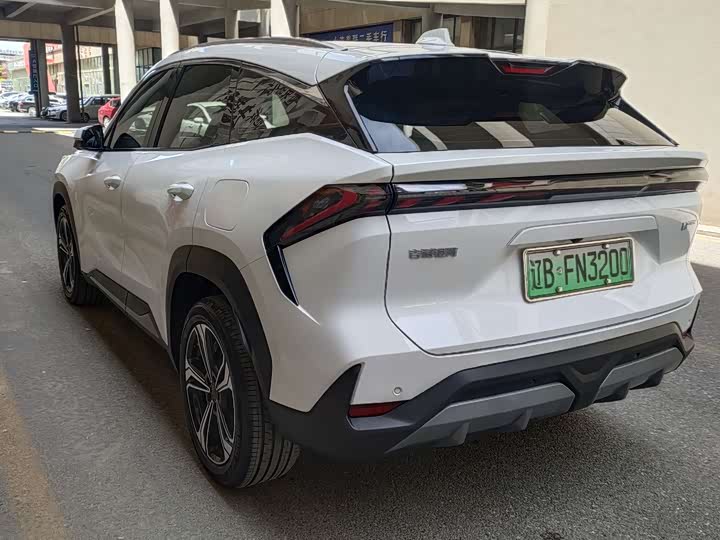 Фото 6 - Geely Galaxy L7