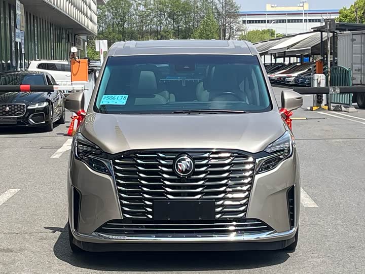 Фото 2 - Buick GL8 ES