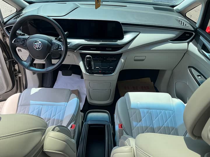 Фото 7 - Buick GL8 ES