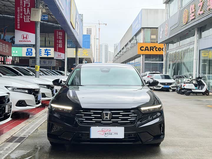 Фото 2 - Honda Accord