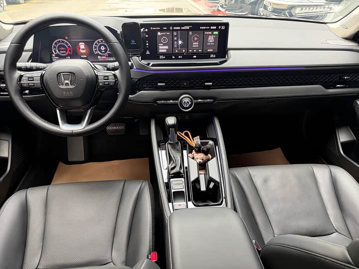 Фото 6 - Honda Accord