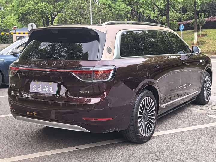 Aito M9 2025 2025款 增程 Ultra版 52kWh 5座版 (192线激光雷达）