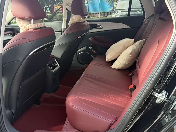 صورة 8 - Hongqi H5