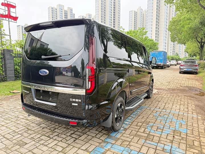 Ford Tourneo 2023 2023款 2.0T 自动致尊版