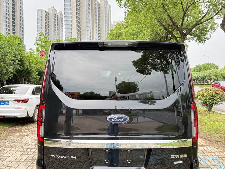 Ford Tourneo 2023 2023款 2.0T 自动致尊版