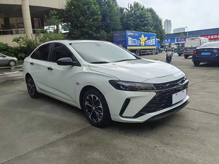 Chevrolet Monza 2023 2023款 1.3T 轻混自动尊享版