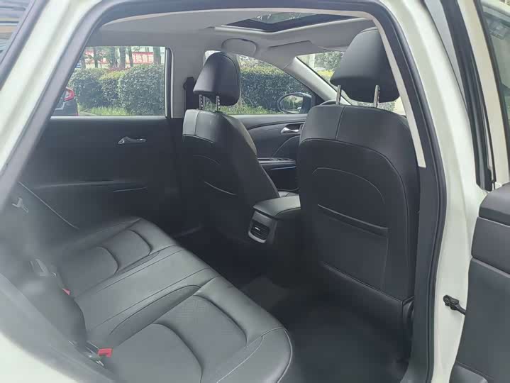 Chevrolet Monza 2023 2023款 1.3T 轻混自动尊享版