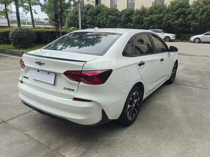 Chevrolet Monza 2023 2023款 1.3T 轻混自动尊享版