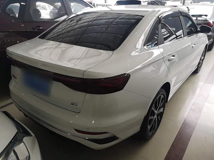 Zdjęcie 7 - Geely Emgrand