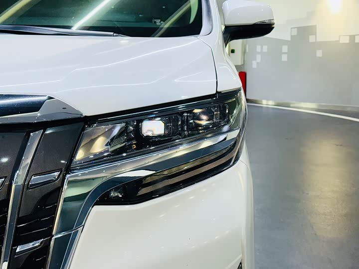 Toyota Alphard 2021 2021款 双擎 2.5L 尊贵版