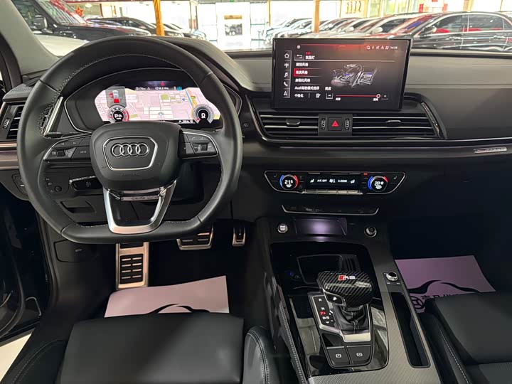 Фото 4 - Audi Q5L