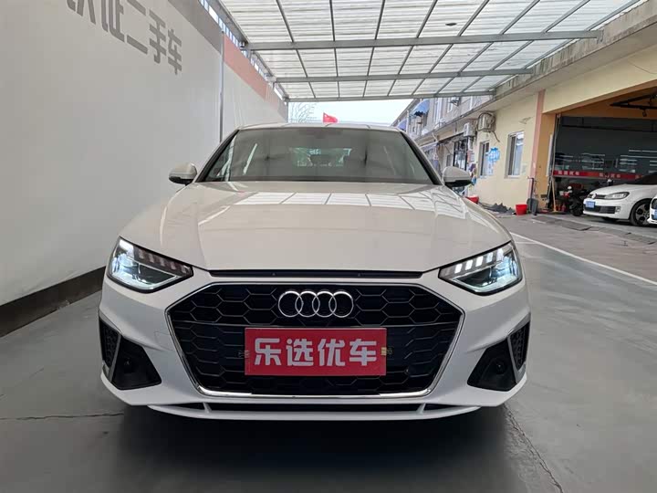 Photo 2 - Audi A4L
