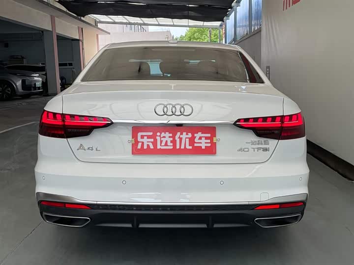 Photo 4 - Audi A4L