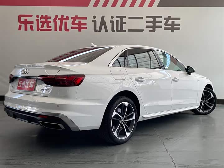 Photo 5 - Audi A4L
